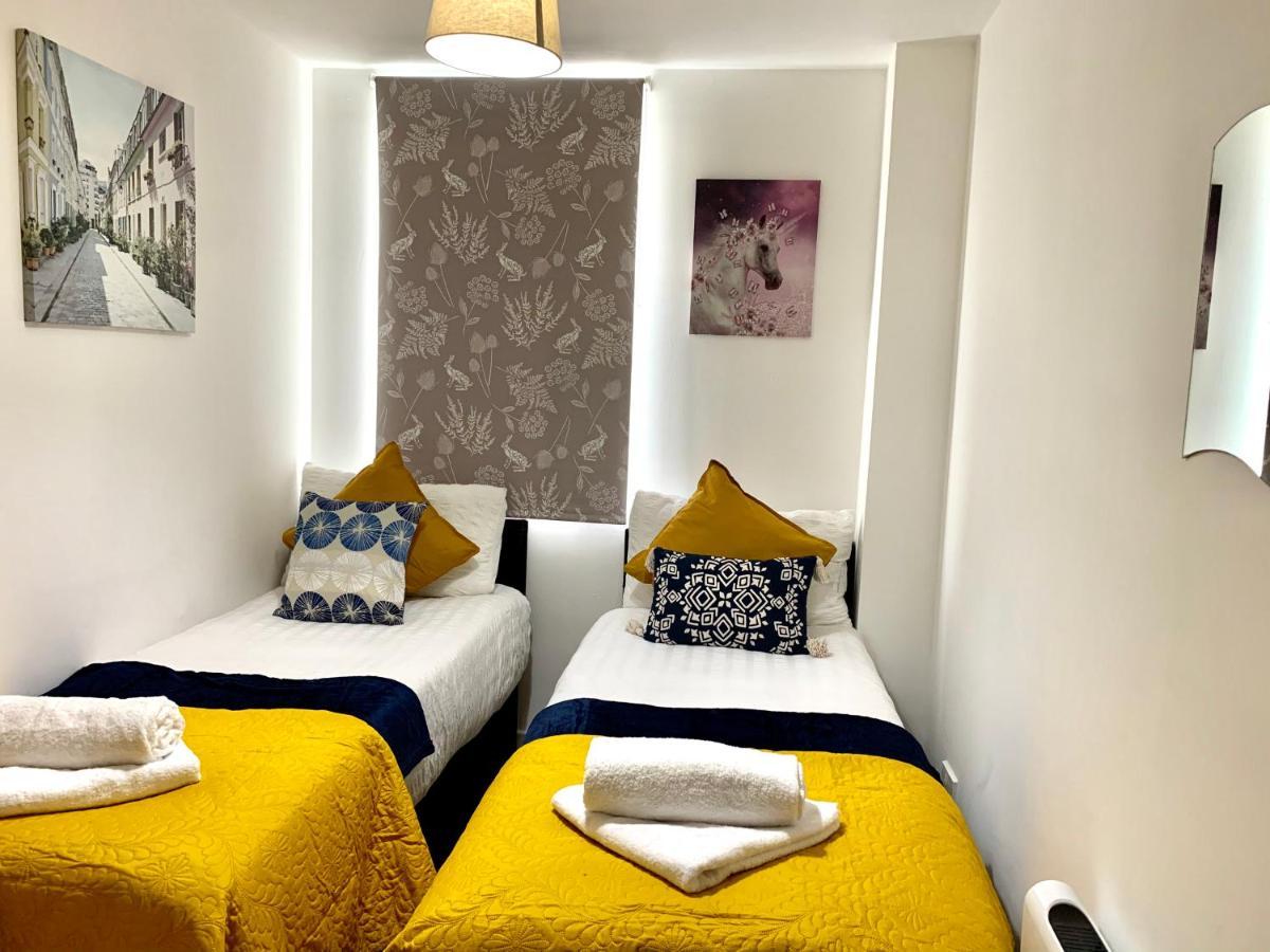 Central London 2 Bedrooms, Seperate Recption, Full Kitchen, Free Parking Εξωτερικό φωτογραφία