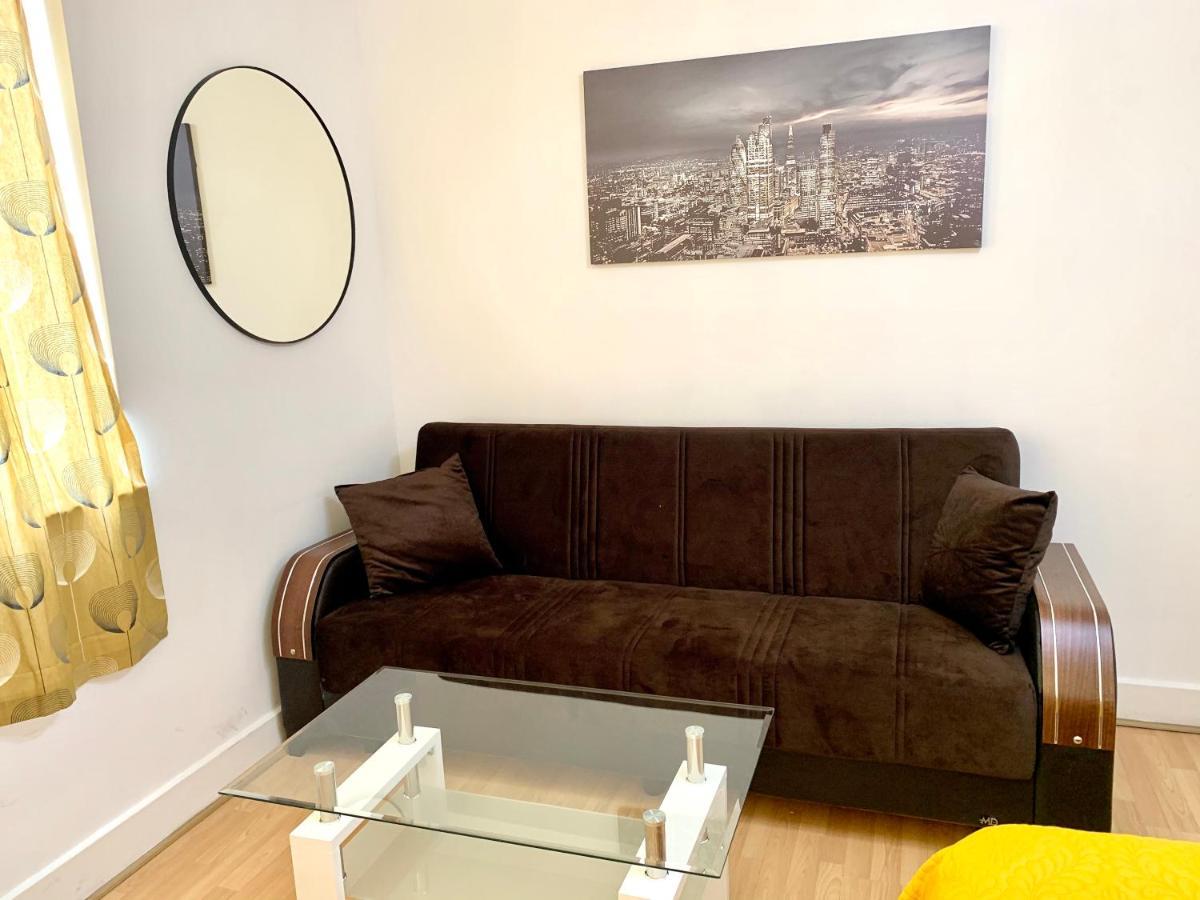 Central London 2 Bedrooms, Seperate Recption, Full Kitchen, Free Parking Εξωτερικό φωτογραφία